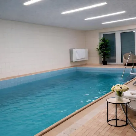 Moderne Mit Privatpool Apartman